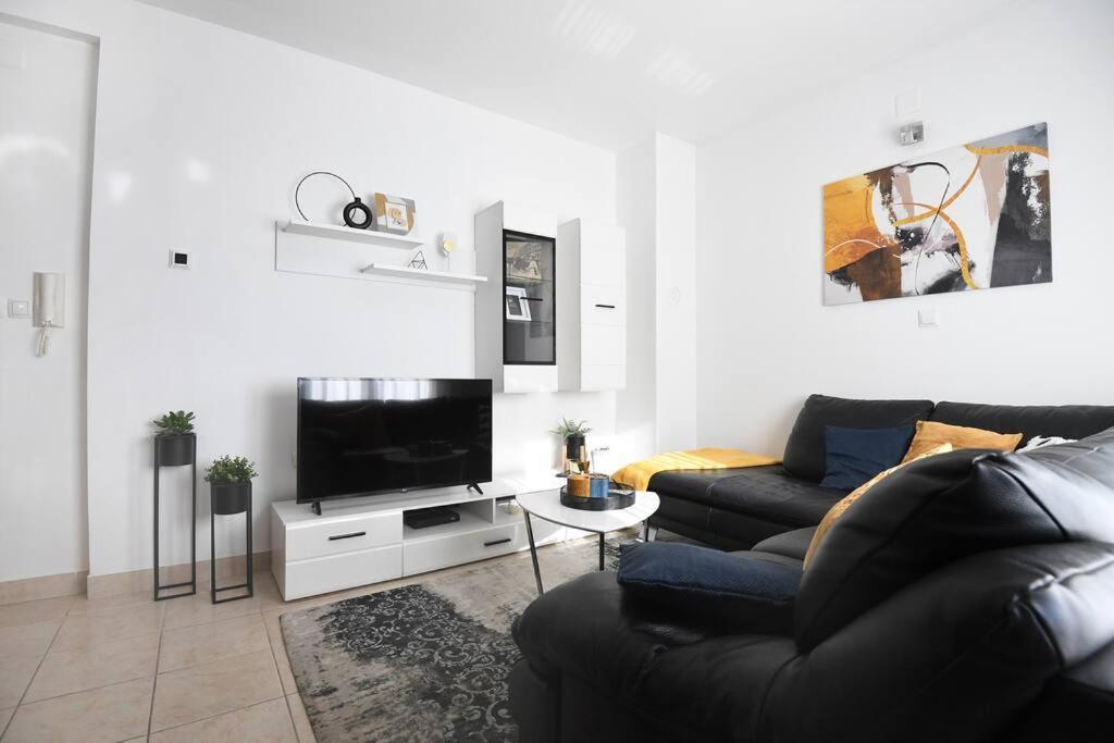 Family Apartment Manuela Zadar Exteriör bild